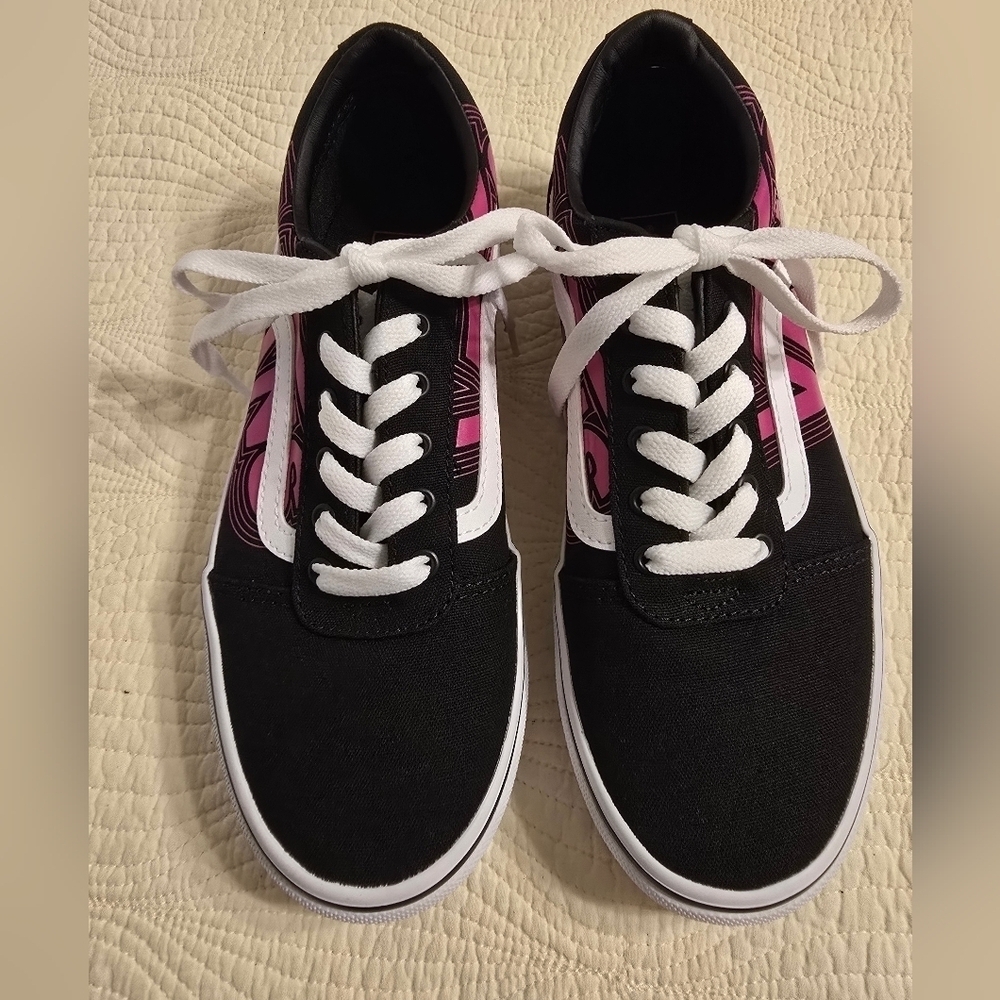 NIB Vans Ward Glow in the Dark Girls Ward Skate Sneakers